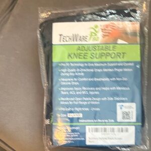 Black Adjustable Knee Support